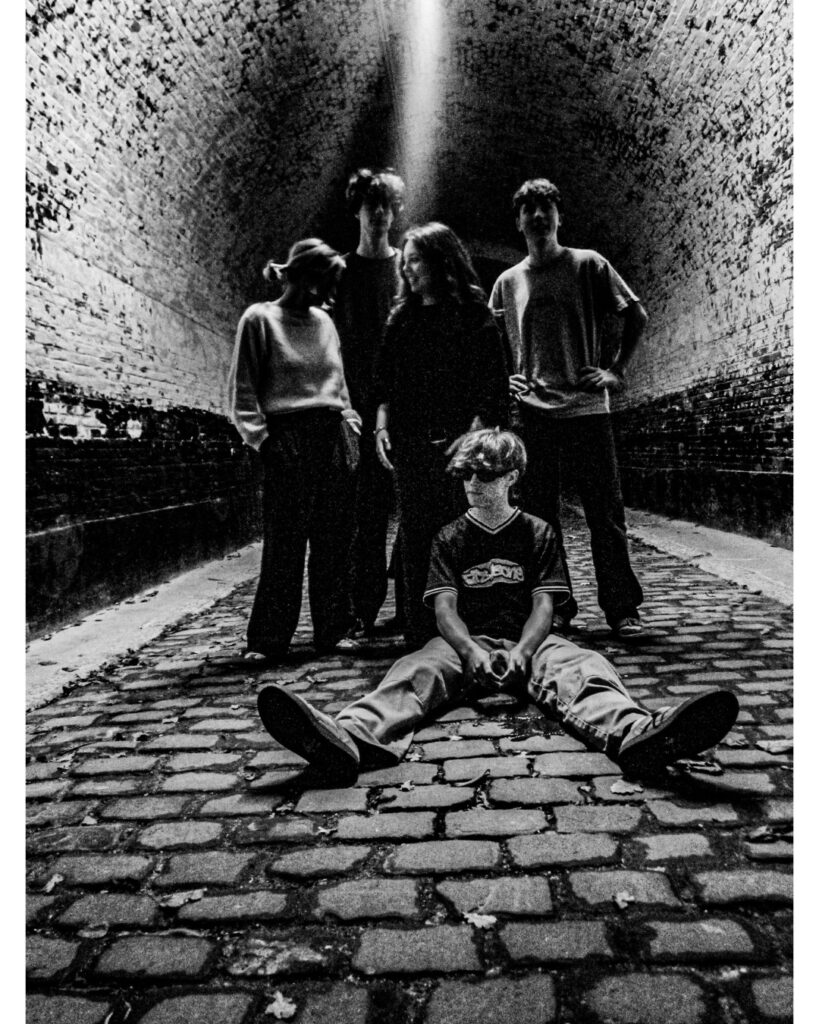 MIXED WASTE © MIXED WASTE