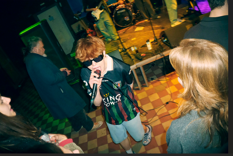 MIXED WASTE © MIXED WASTE