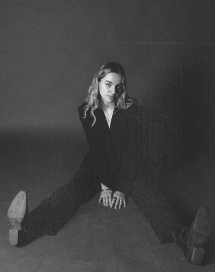 JUSTINE WOLFS © MAX HAILEY