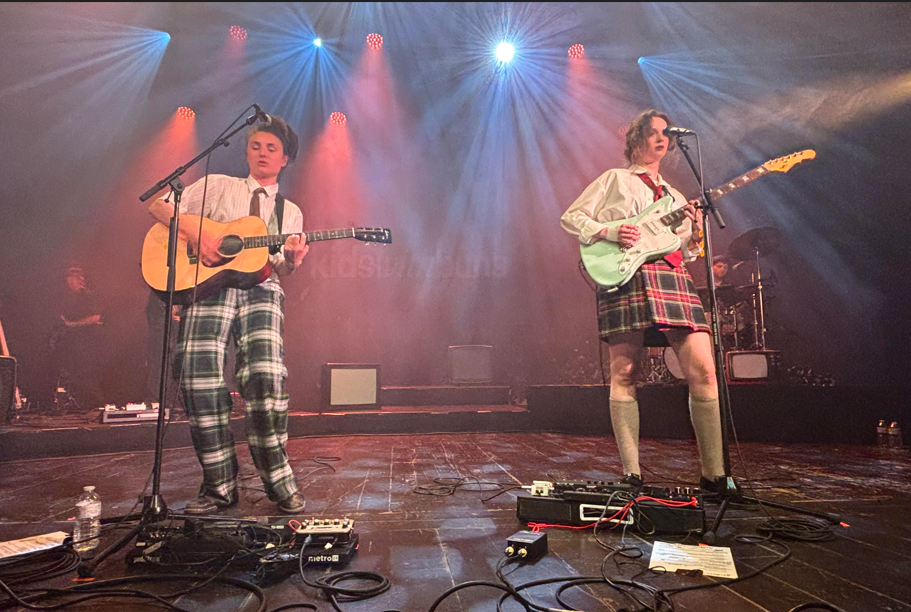 KIDS WITH BUNS © Dennis Barbion