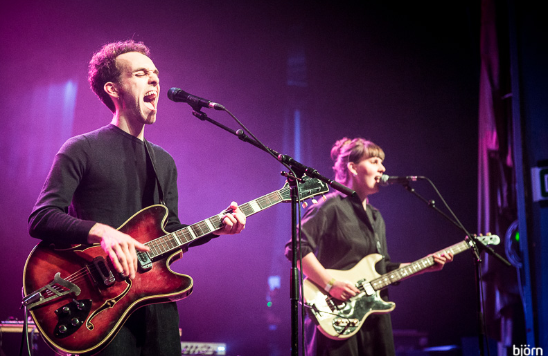 LIP SERVICE © Bjorn Comhaire