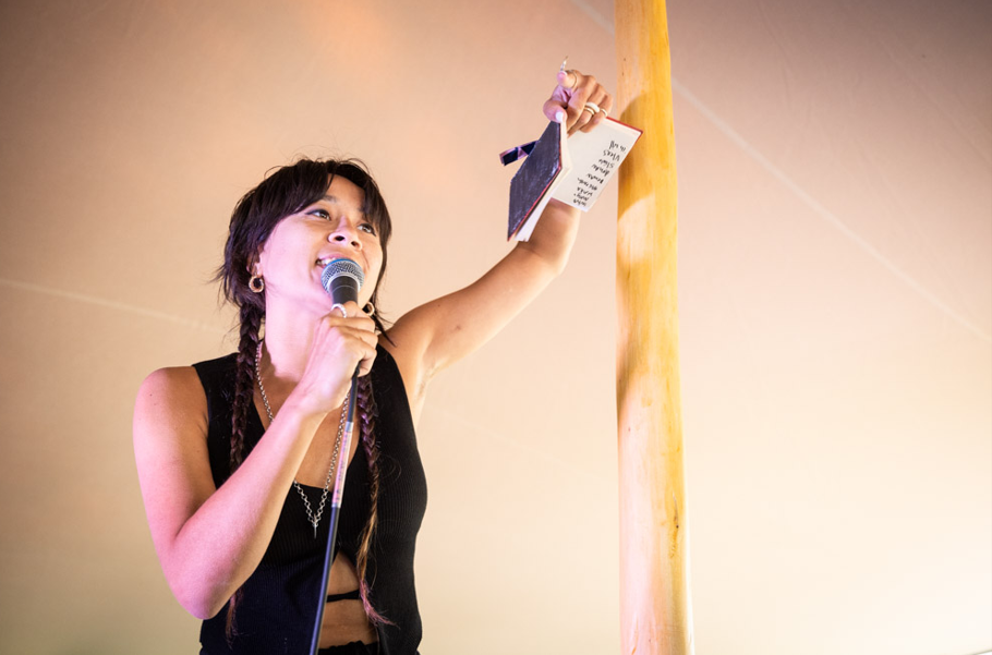 VIEZE MEISJE © Björn Comhaire