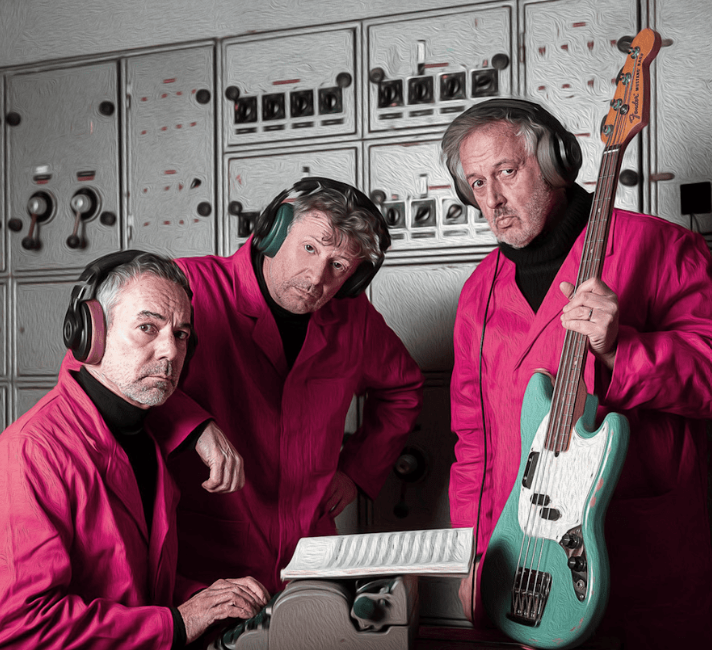 BONDI VILLAINS © BONDI VILLAINS